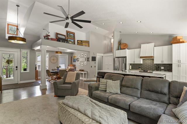 929 Tenderfoot Drive