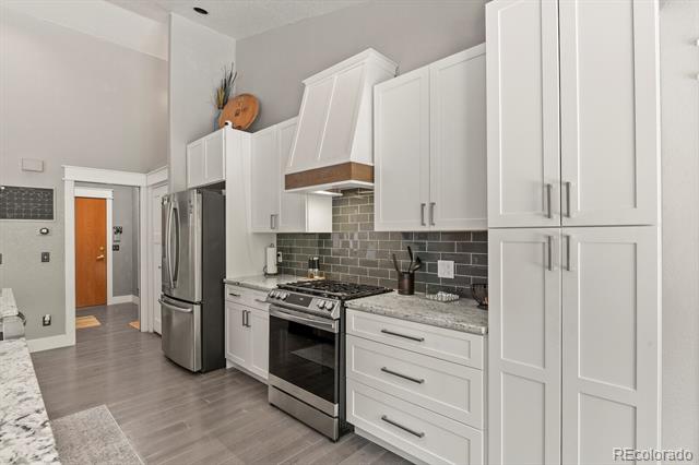 929 Tenderfoot Drive