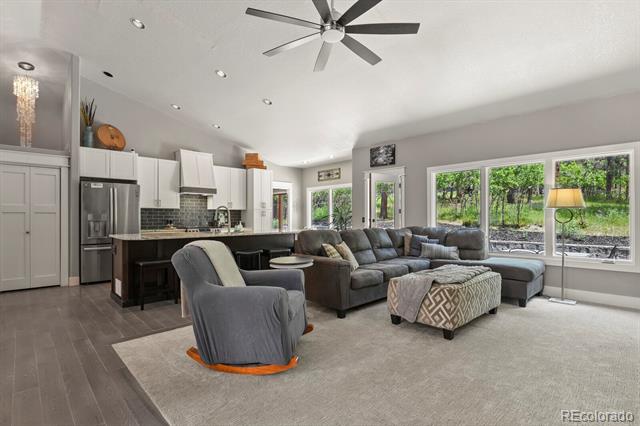 929 Tenderfoot Drive