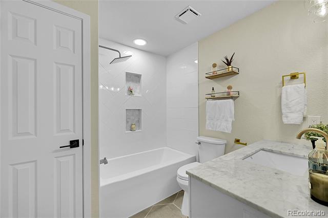 3433 Cripple Creek Square Unit: G16