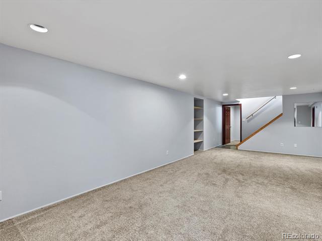 1527 S Vivian Street
