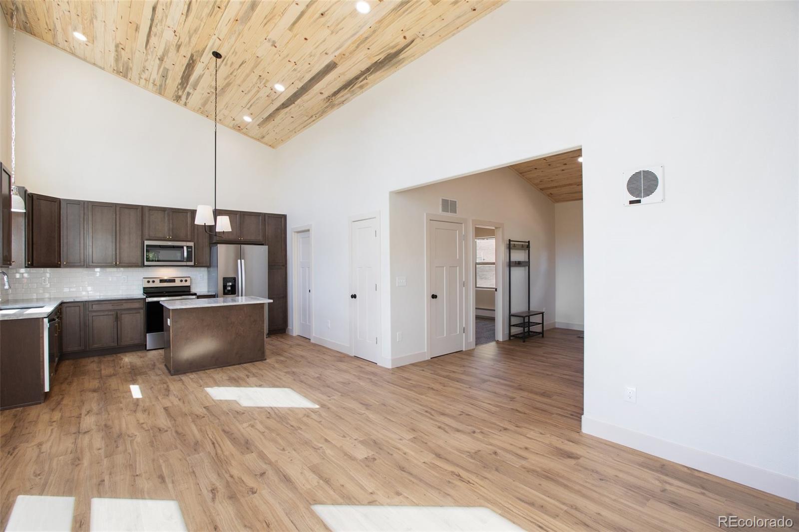 52 W Eldorado Circle
