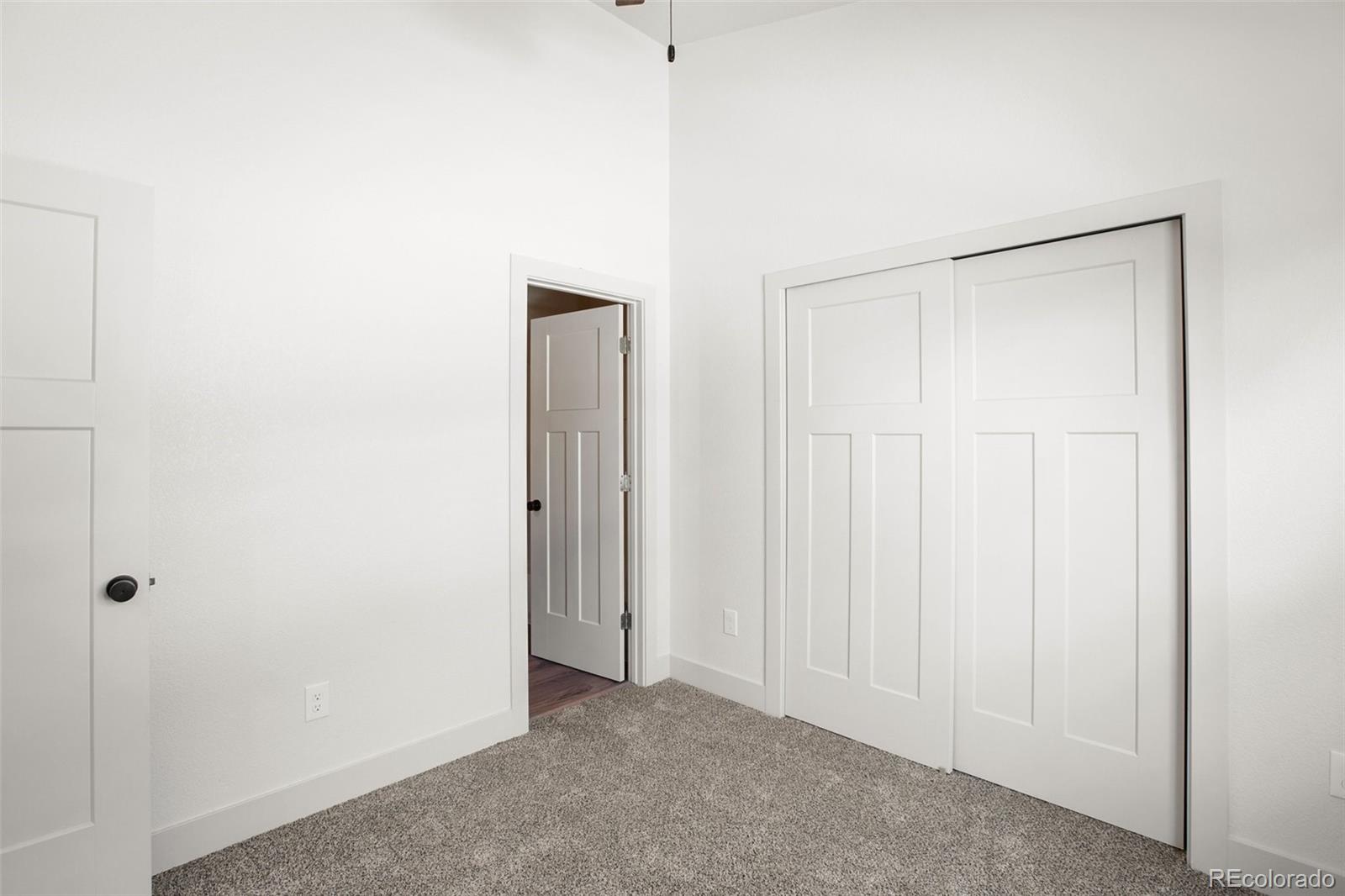 52 W Eldorado Circle