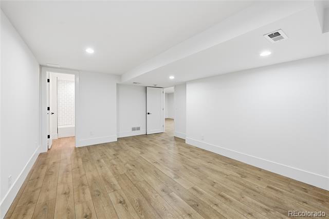 4011 S Magnolia Way