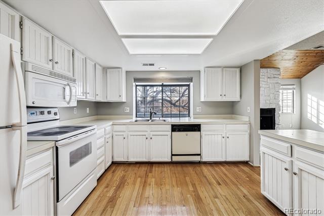 12602 E Warren Drive Unit: D