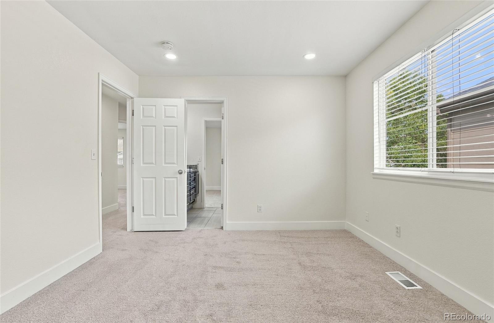 5070 S Olathe