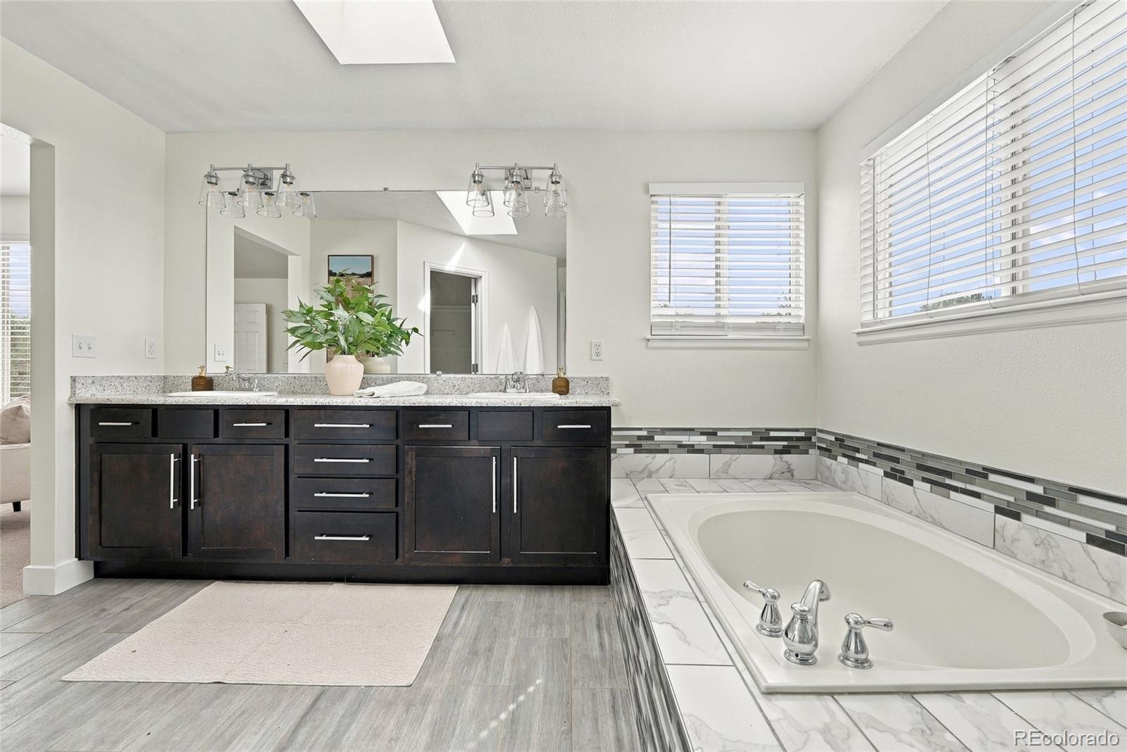 5070 S Olathe