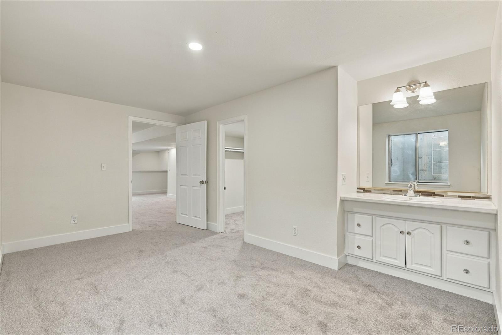 5070 S Olathe