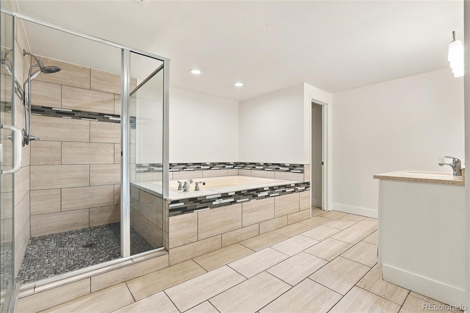 5070 S Olathe