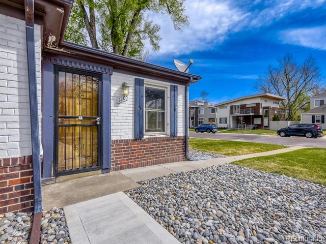 1105 Leyden Street