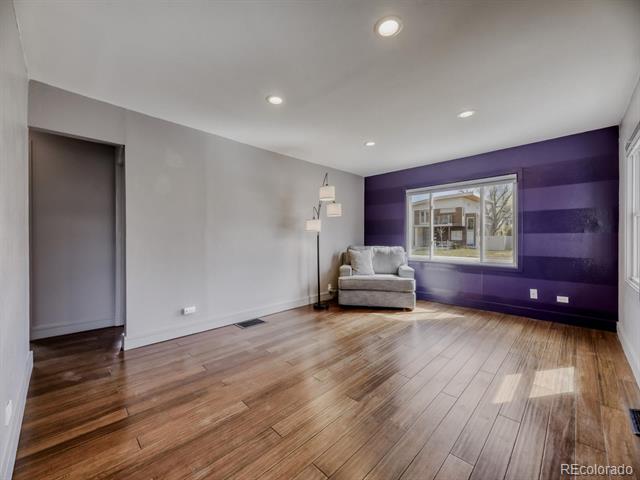 1105 Leyden Street