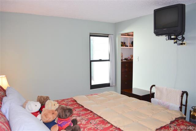 2815 S Locust Street Unit: F
