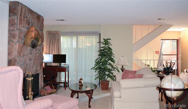 2815 S Locust Street Unit: F
