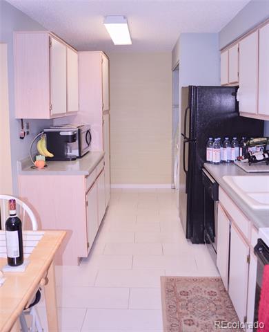 2815 S Locust Street Unit: F