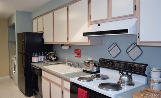 2815 S Locust Street Unit: F
