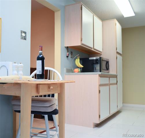2815 S Locust Street Unit: F