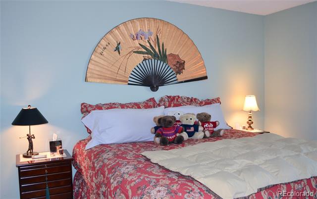 2815 S Locust Street Unit: F