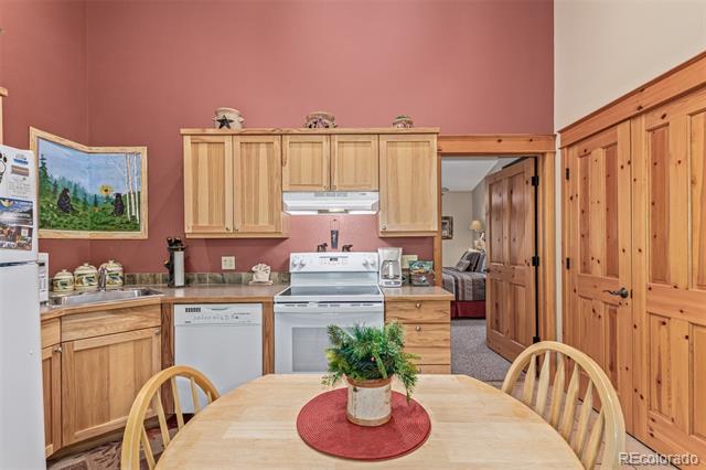 2100 Fall River Road Unit: 8