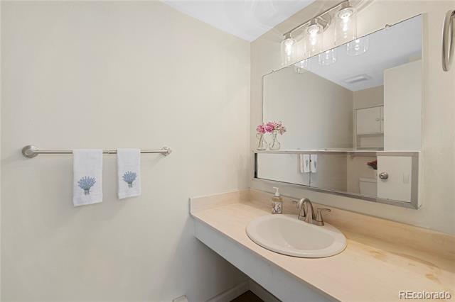 2700 S Holly Street Unit: 227
