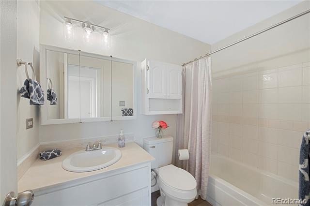 2700 S Holly Street Unit: 227
