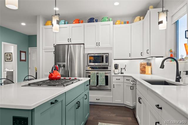 6823 Surrey Trail
