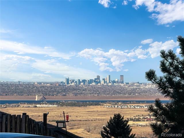 6823 Surrey Trail