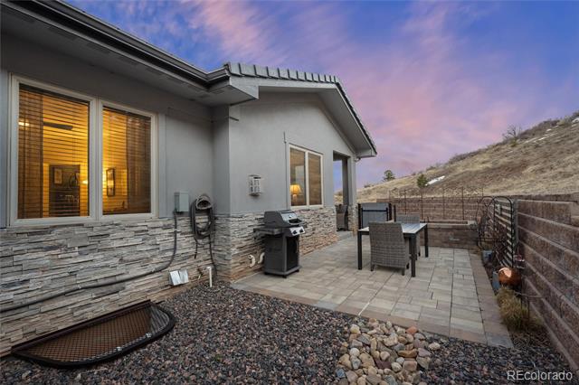 6823 Surrey Trail
