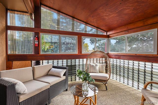 3825 E Cresta Loma Circle
