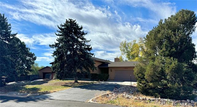 3825 E Cresta Loma Circle