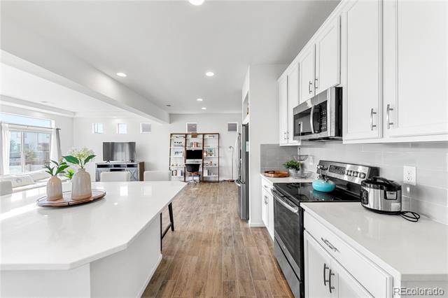 19122 E 55th Place