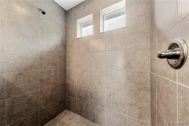 19122 E 55th Place