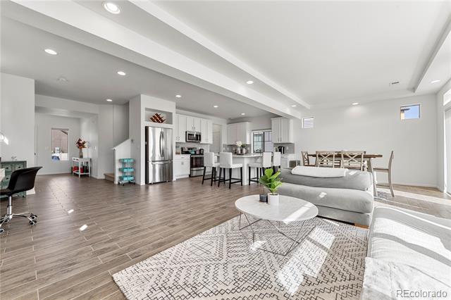 19122 E 55th Place