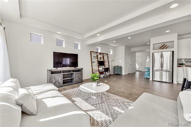 19122 E 55th Place
