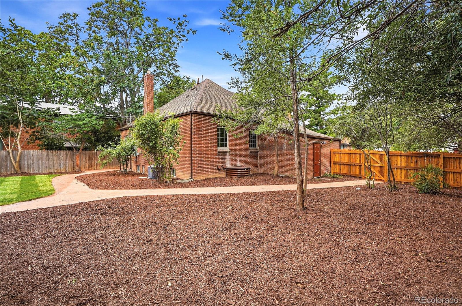 1534 Fairfax Street