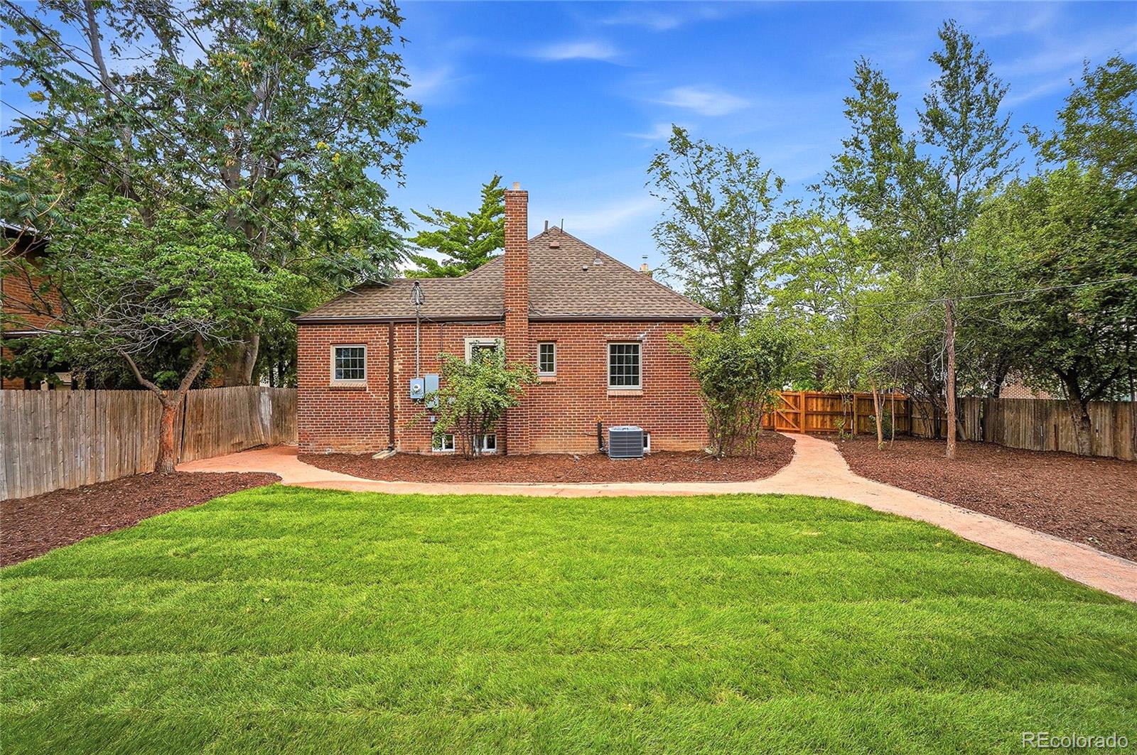 1534 Fairfax Street