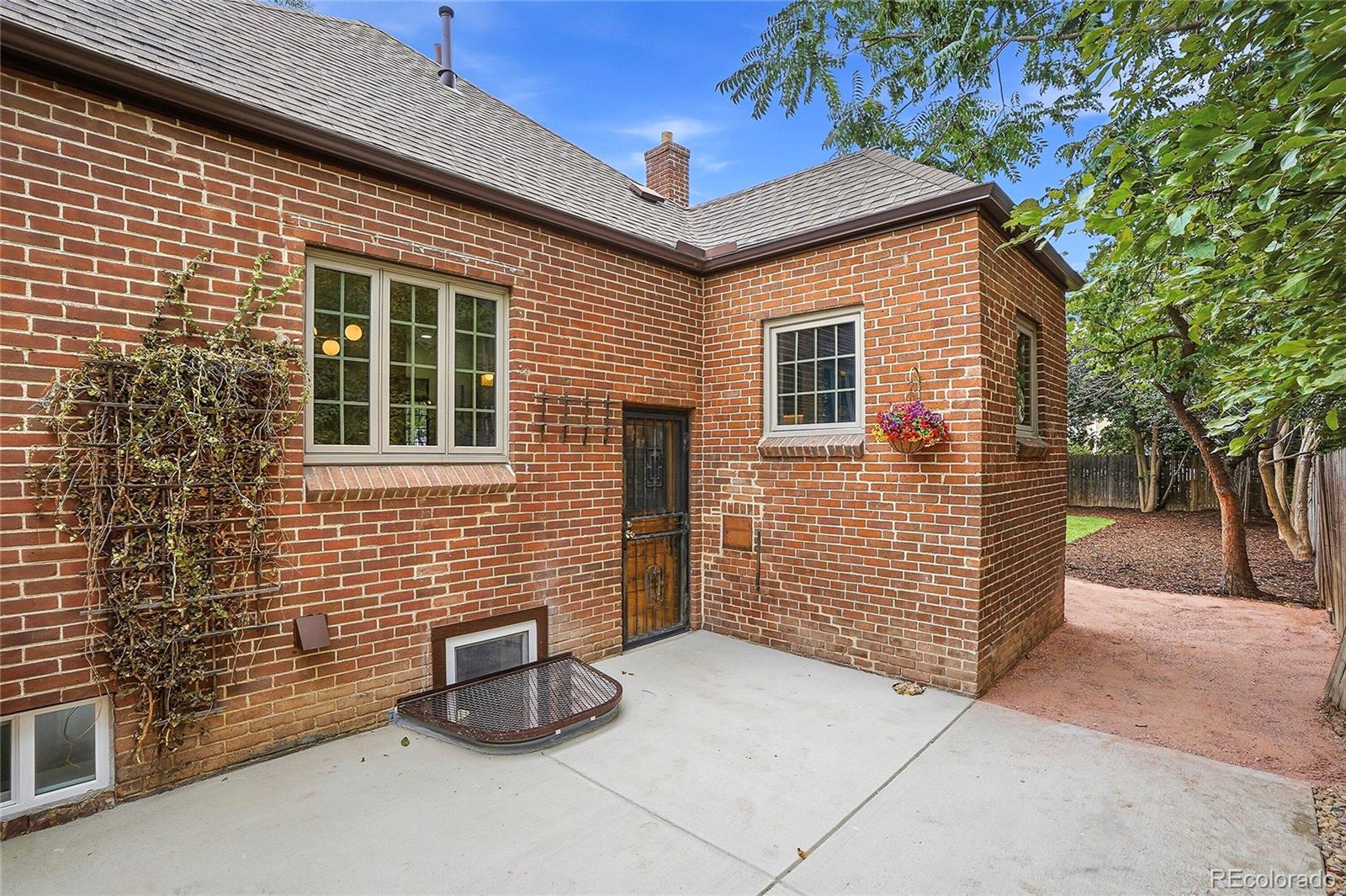 1534 Fairfax Street