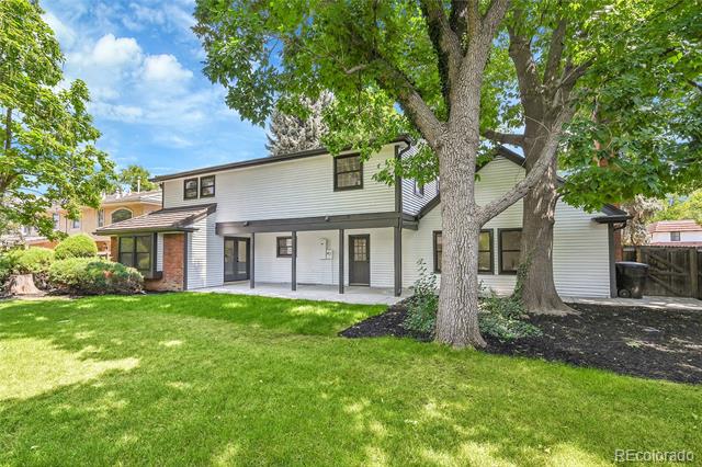 3821 S Magnolia Way