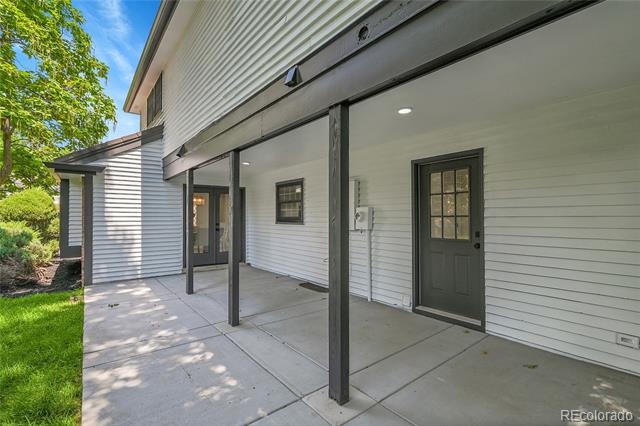 3821 S Magnolia Way