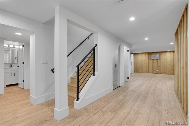 3821 S Magnolia Way