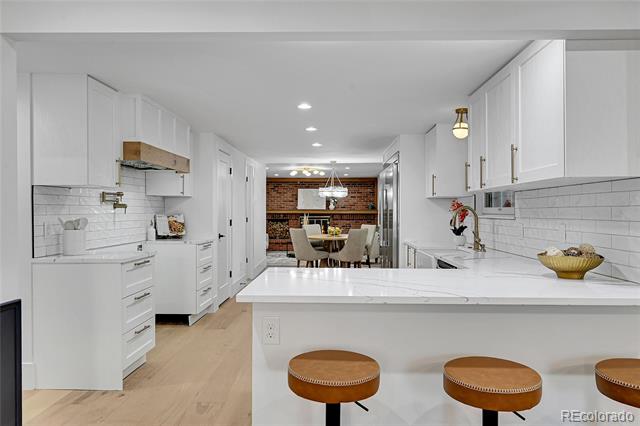 3821 S Magnolia Way