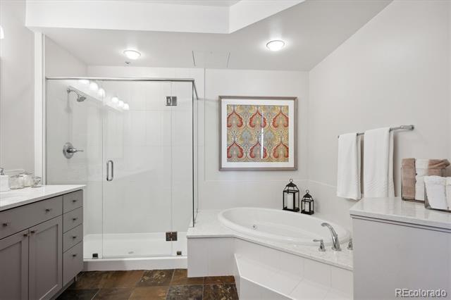 8100 E Union Avenue Unit: 2006