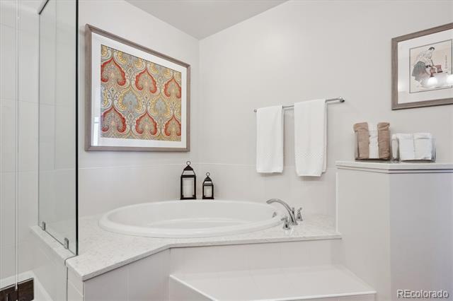 8100 E Union Avenue Unit: 2006