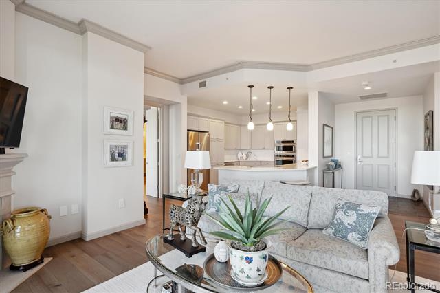 8100 E Union Avenue Unit: 2006