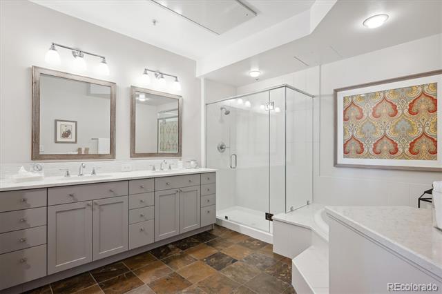 8100 E Union Avenue Unit: 2006