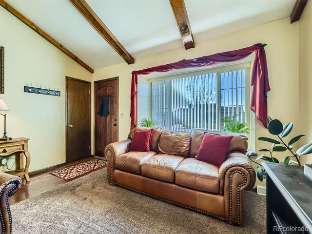 438 N 11th Avenue