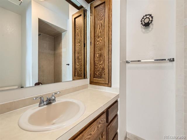 438 N 11th Avenue