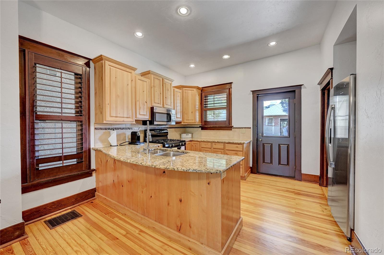 3737 Jason Street