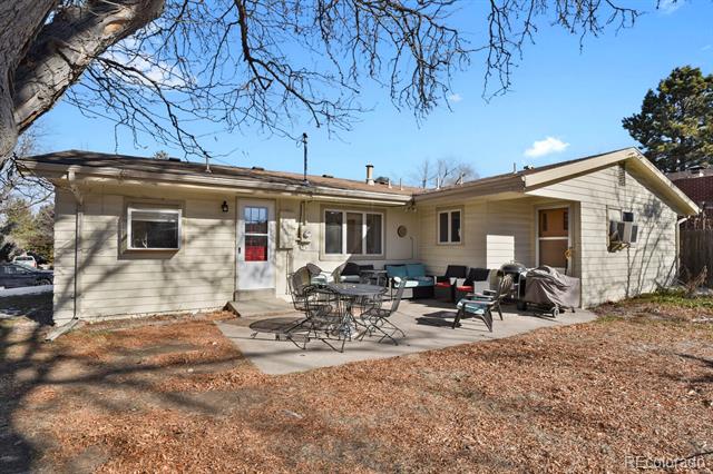 5648 E Greenwood Place