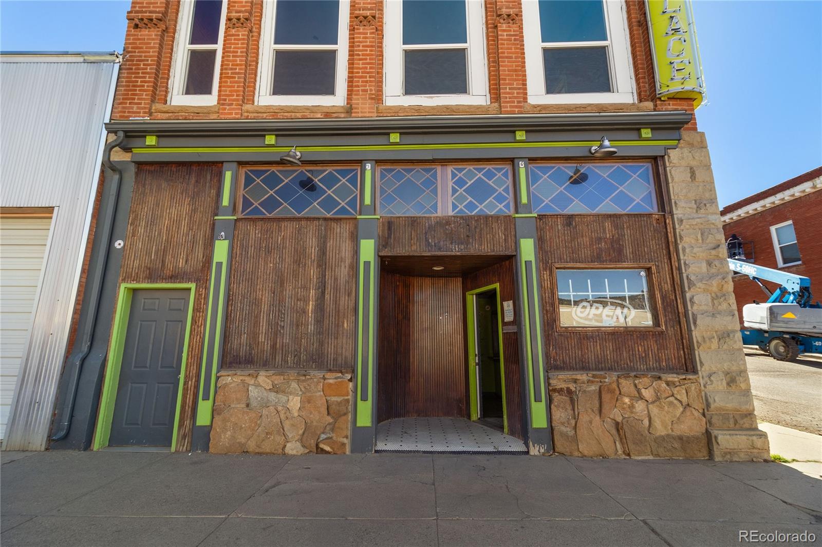 466 W Main Street