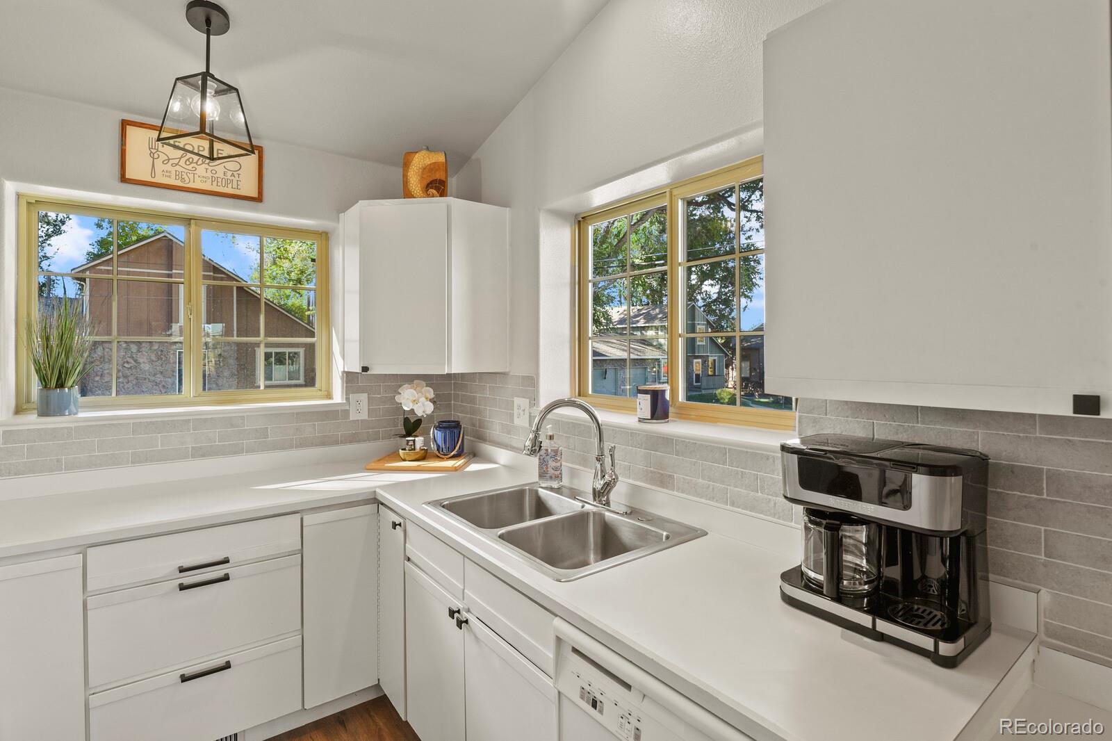 6427 Grandview Avenue Unit: A & B